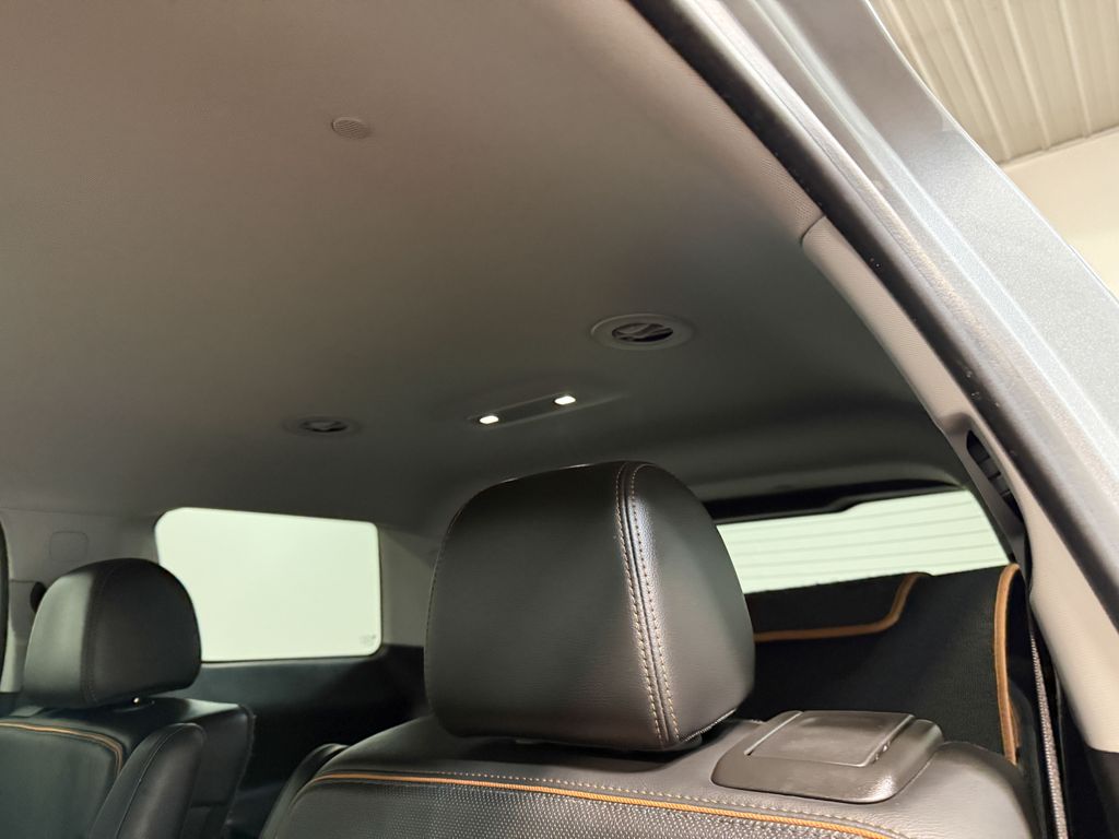 2023 GMC Acadia AT4 - Photo 9
