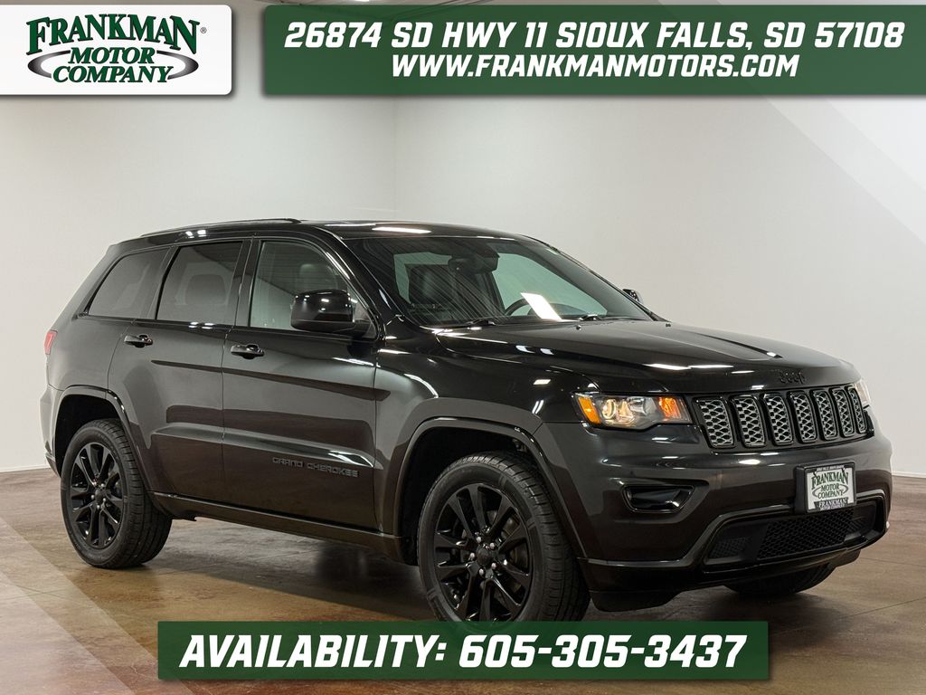 2017 Jeep Grand Cherokee Altitude 4WD's photo