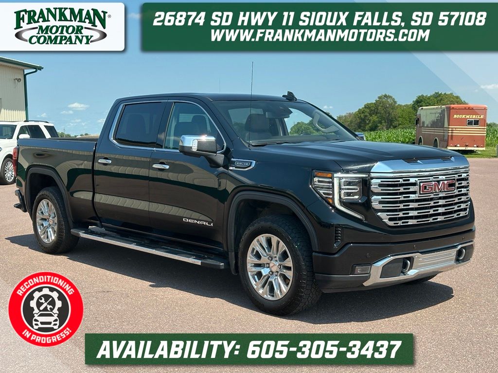 2025 GMC Sierra Denali 4WD Crew Cab Standard Box's photo