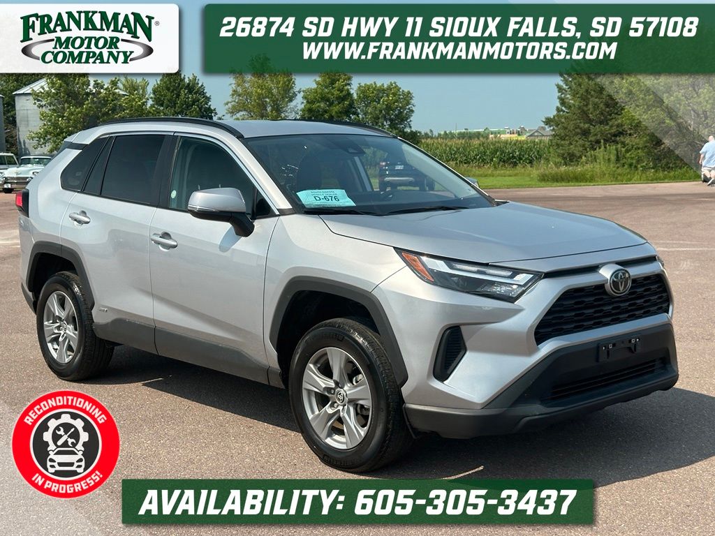 2025 Toyota RAV4 Hybrid XLE